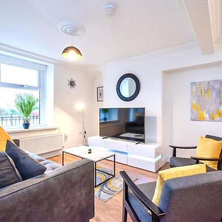 Casa One Hundred - A Beautiful 4 Bed House On The Beach Front Swansea Exteriér fotografie