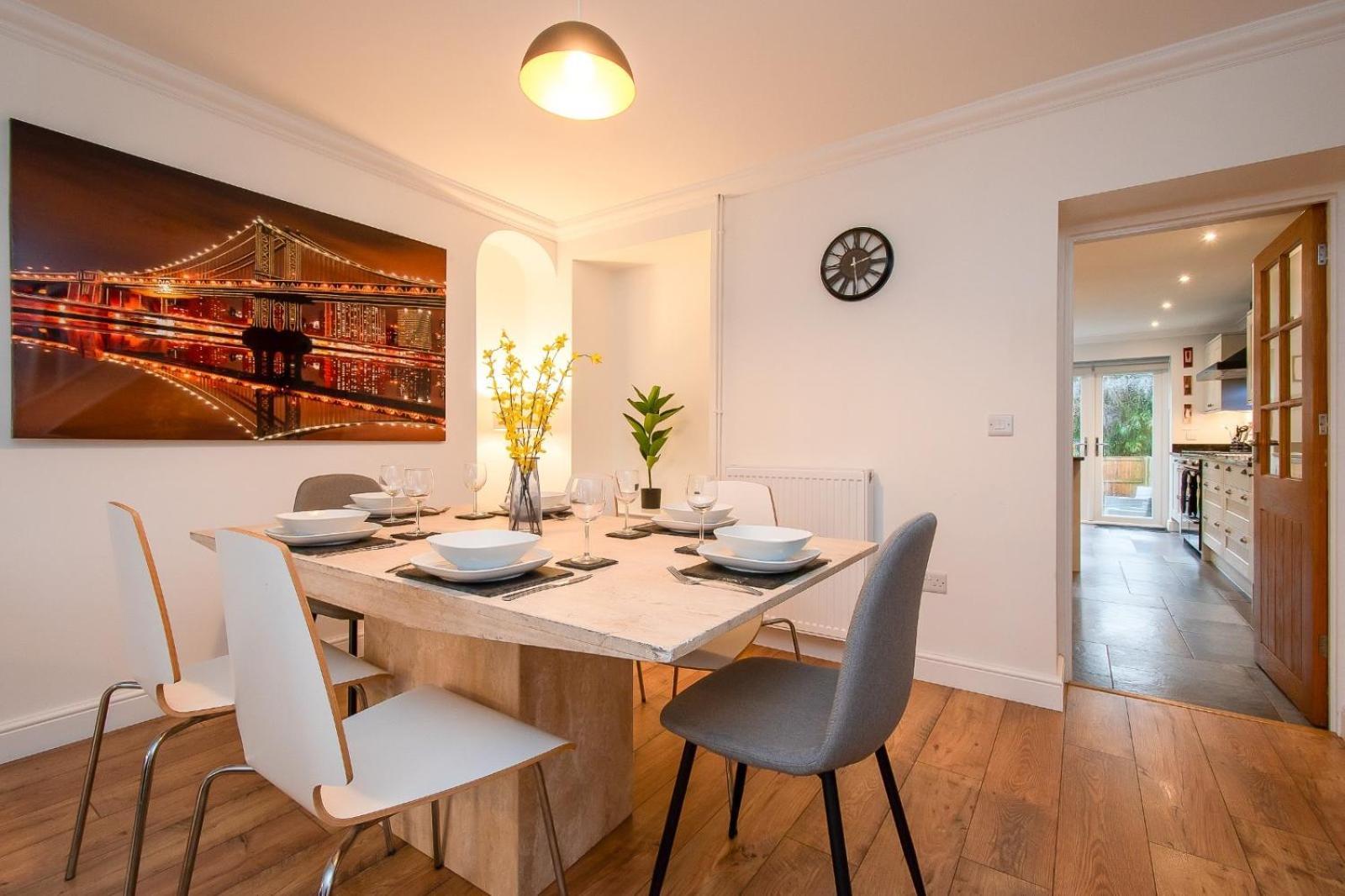 Casa One Hundred - A Beautiful 4 Bed House On The Beach Front Swansea Exteriér fotografie