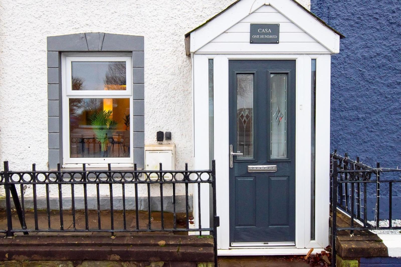 Casa One Hundred - A Beautiful 4 Bed House On The Beach Front Swansea Exteriér fotografie