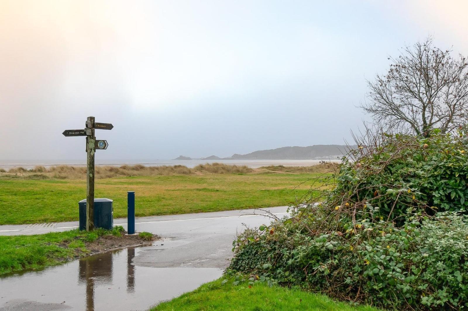 Casa One Hundred - A Beautiful 4 Bed House On The Beach Front Swansea Exteriér fotografie