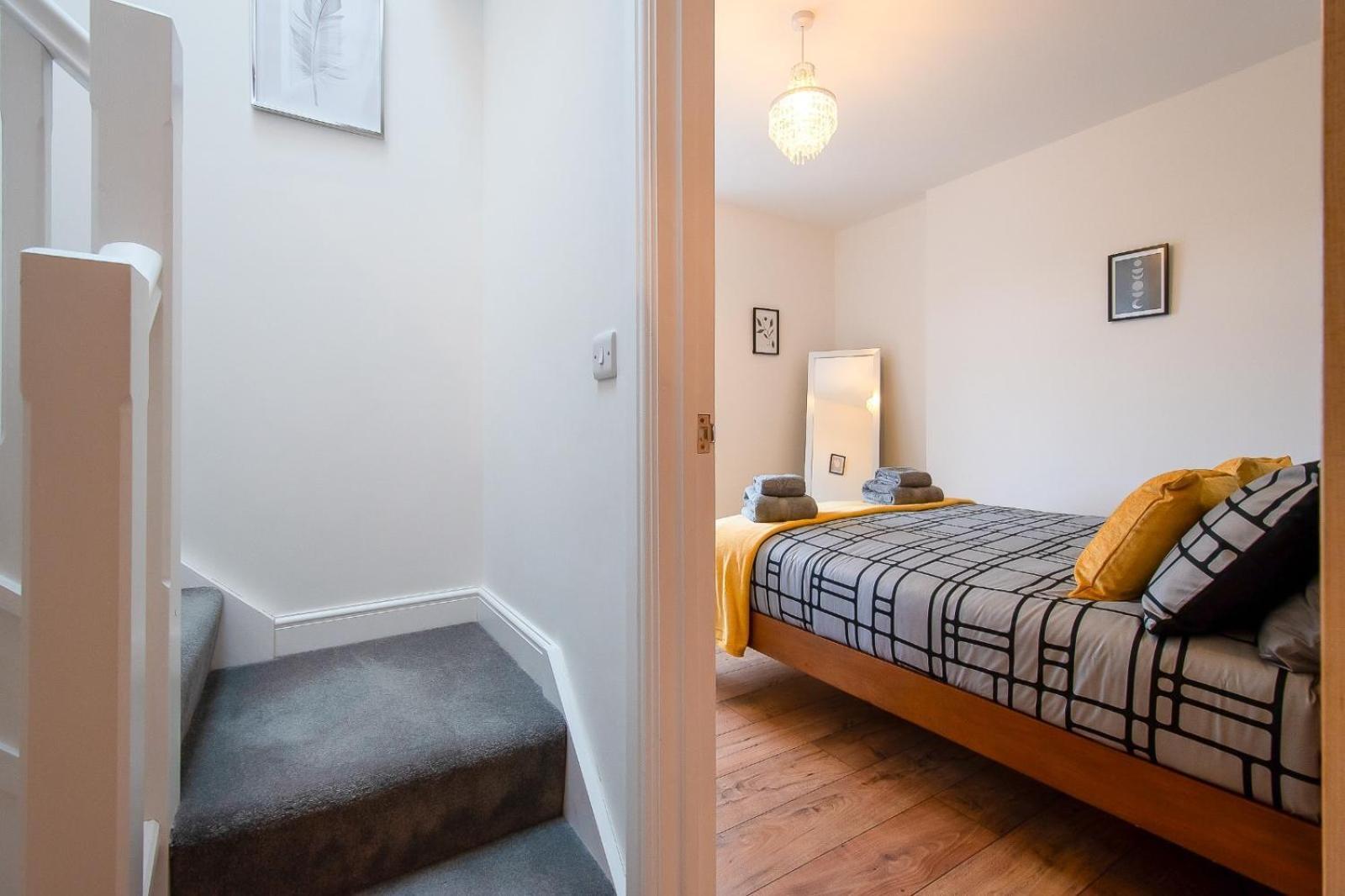 Casa One Hundred - A Beautiful 4 Bed House On The Beach Front Swansea Exteriér fotografie