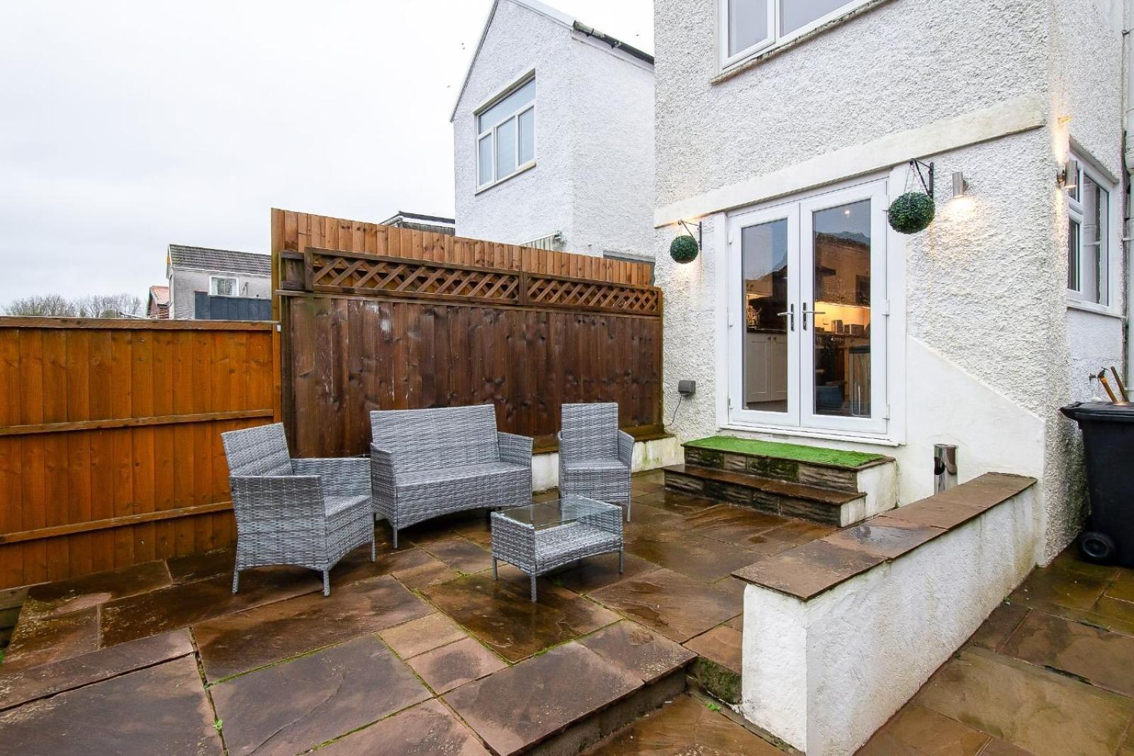 Casa One Hundred - A Beautiful 4 Bed House On The Beach Front Swansea Exteriér fotografie