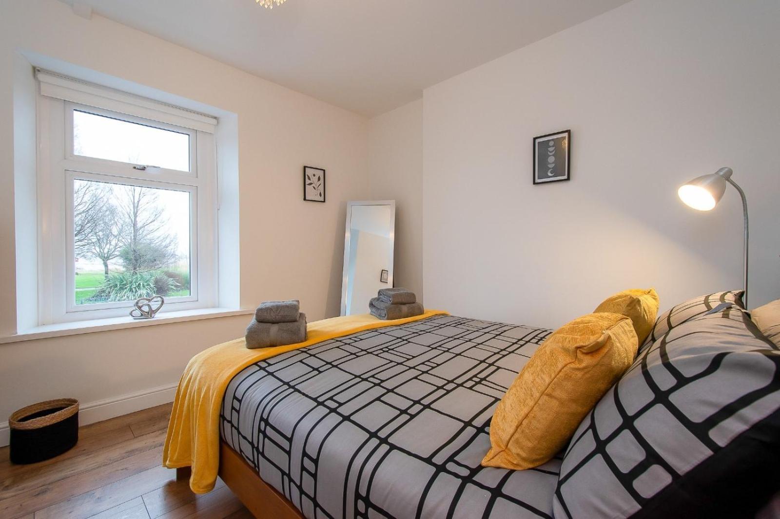 Casa One Hundred - A Beautiful 4 Bed House On The Beach Front Swansea Exteriér fotografie