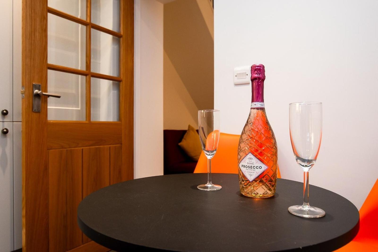 Casa One Hundred - A Beautiful 4 Bed House On The Beach Front Swansea Exteriér fotografie